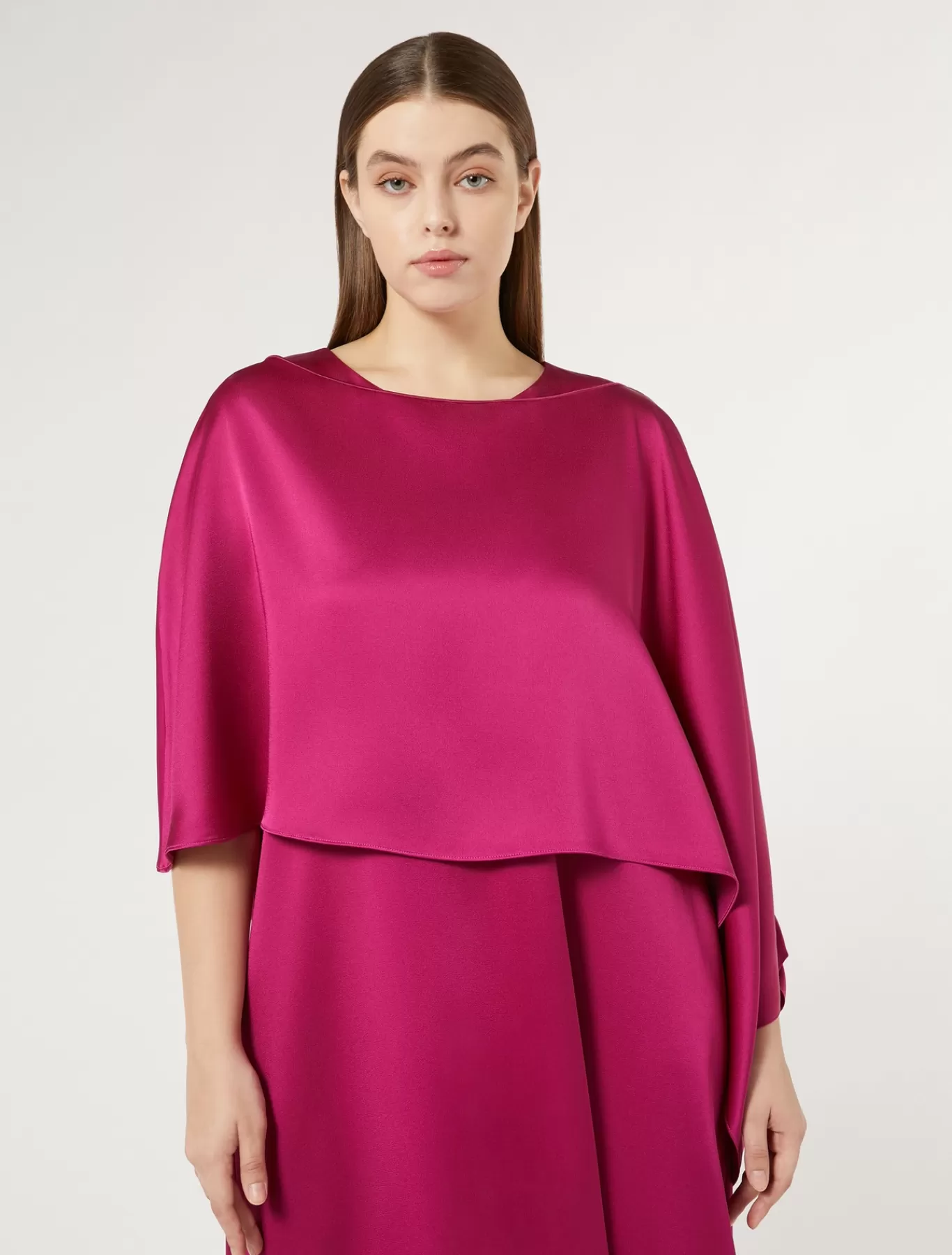 Marina Rinaldi Vestes | Accessoires>Cape en crêpe envers satin FRAMBOISE